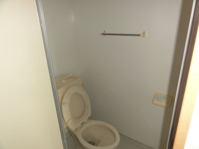 2LDK Apartment for Rent in Koja, Okinawa City - Thumbnail 3