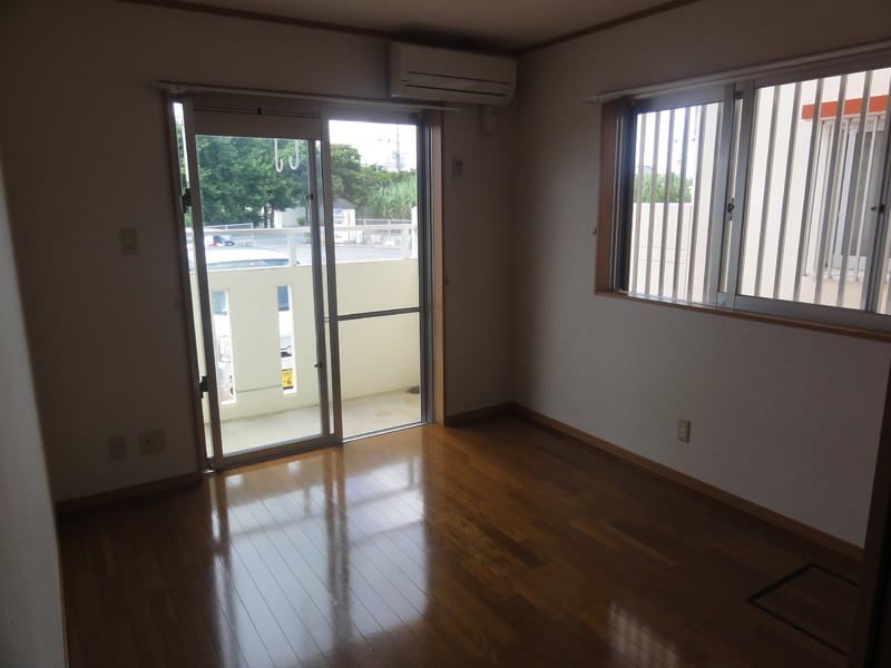 2LDK Apartment for Rent in Koja, Okinawa City - Thumbnail 2