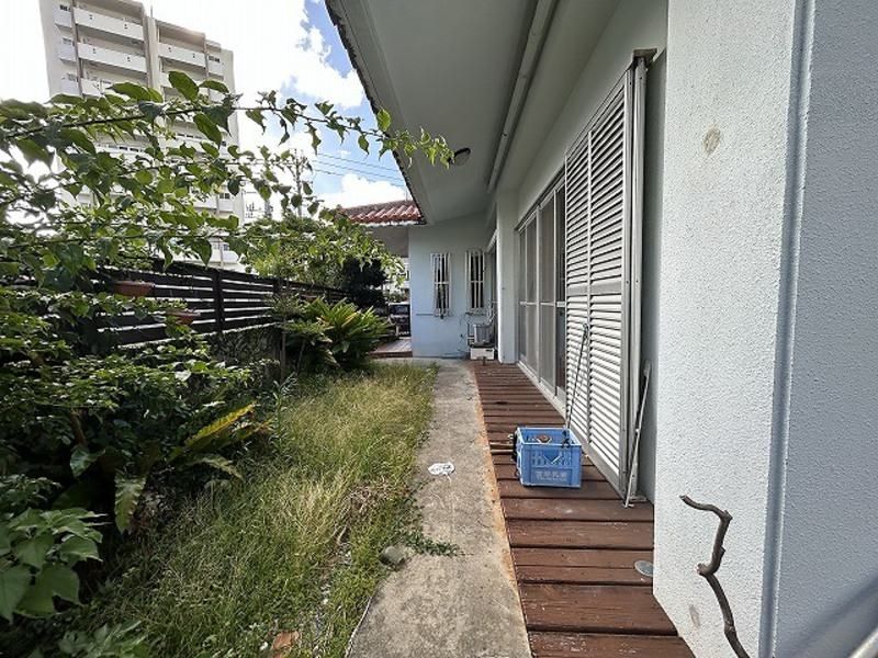 4LDK Single-Story House with Garden in Okinawa City for Sale - Thumbnail 4