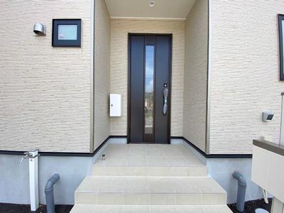 New 4LDK House for Sale in Itoman, Okinawa — Front_door, Itoman, Okinawa