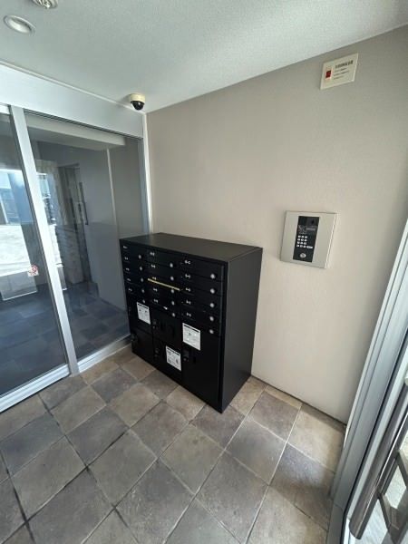 1LDK Designer Apartment for Rent in Oroku, Naha, Okinawa - Thumbnail 2