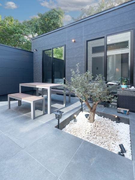 Designer 4LDK House with Courtyards for Sale in Yomitan, Okinawa - Thumbnail 2