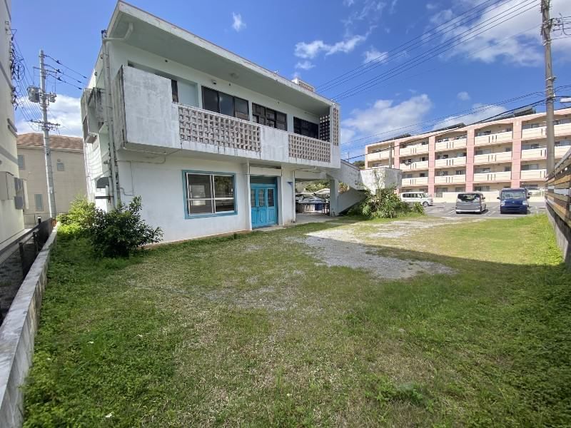 4LDK Shop-Residence Hybrid for Sale in Nago, Okinawa - Thumbnail 2