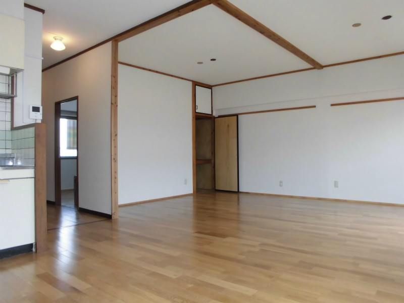 1LDK Apartment for Rent near Araha Beach, Chatan, Okinawa - Thumbnail 3