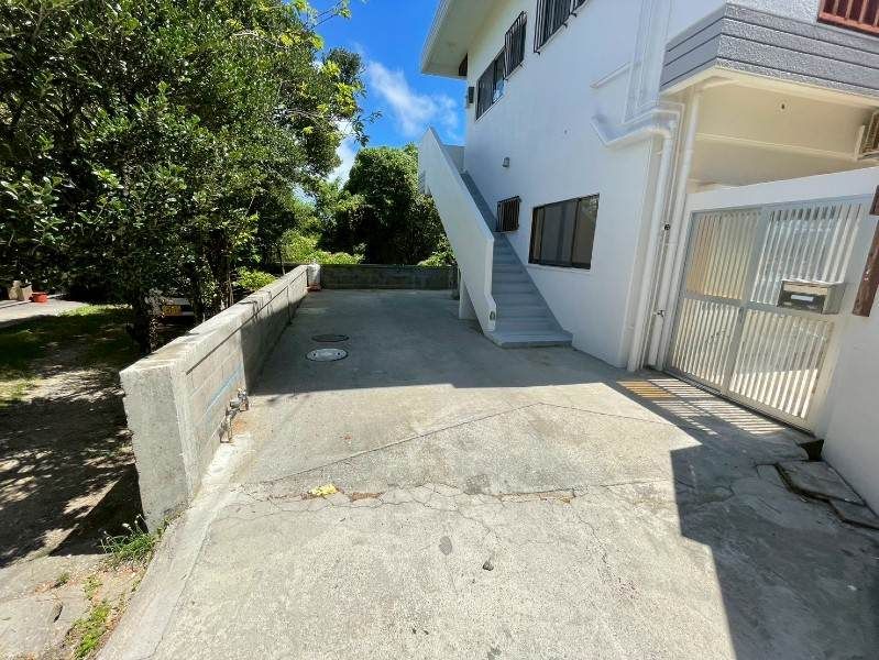 Renovated 2-Story Ocean View House for Sale in Uruma, Okinawa - Thumbnail 3