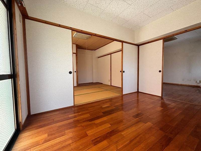2LDK Apartment for Rent in Itoman, Okinawa with Free Internet - Thumbnail 3