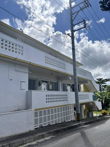 2LDK Apartment for Rent in Yomitan Village, Okinawa - Thumbnail 3