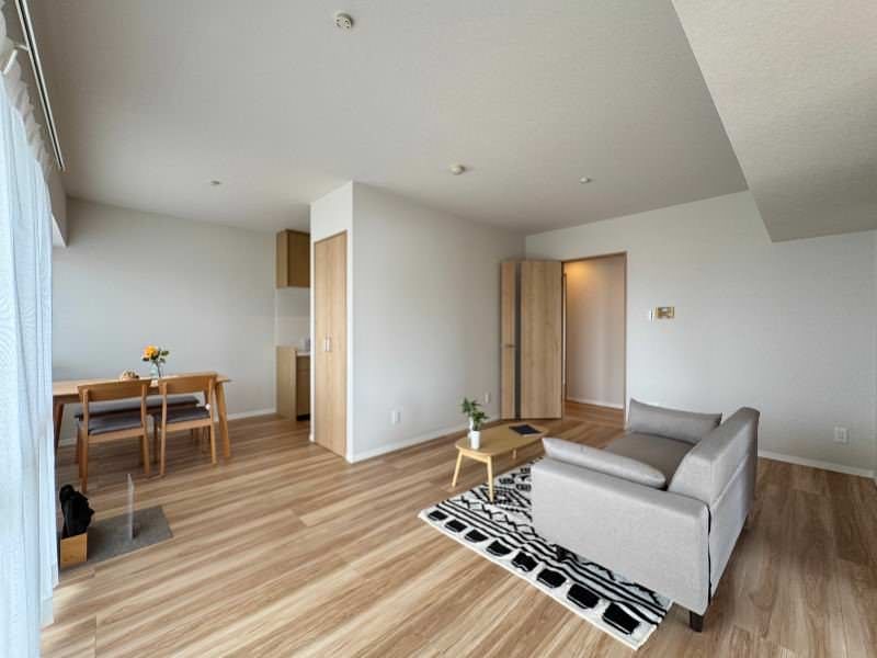 4LDK Condominium for Sale in Naha, Okinawa - 92 sqm - Thumbnail 3