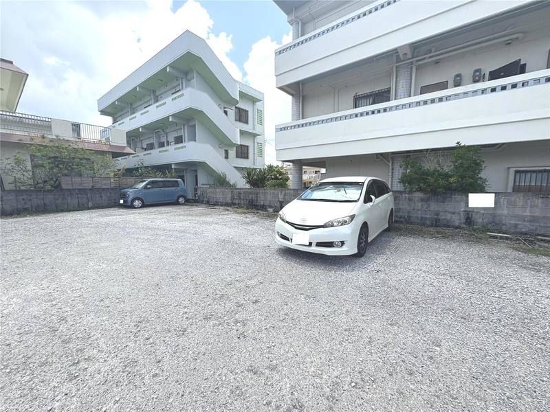 Monthly Parking Space Rental in Uruma City, Okinawa - Thumbnail 3