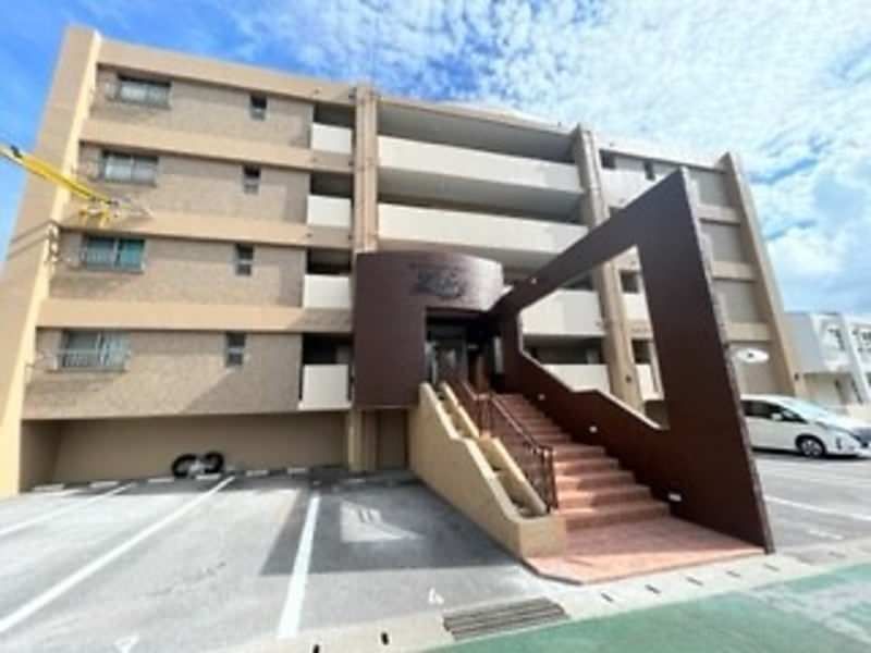 1DK Apartment for Rent in Hiyagon, Okinawa City - 50,000 Yen - Thumbnail 2
