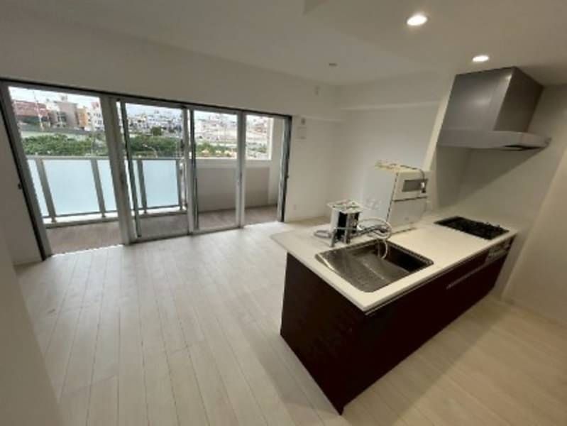 Modern 2LDK Apartment for Rent in Urasoe, Okinawa - Thumbnail 3
