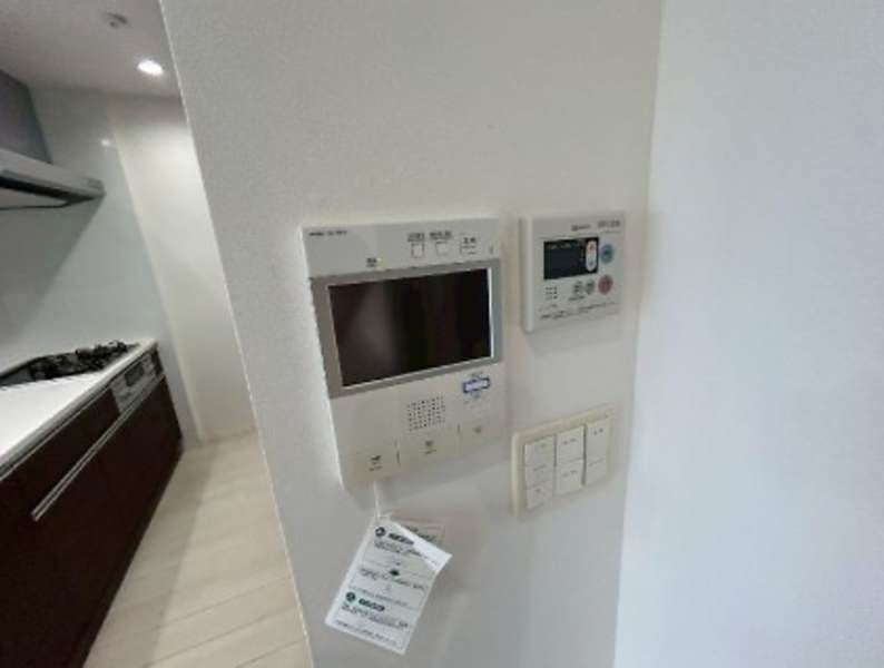 Modern 2LDK Apartment for Rent in Urasoe, Okinawa - Thumbnail 2