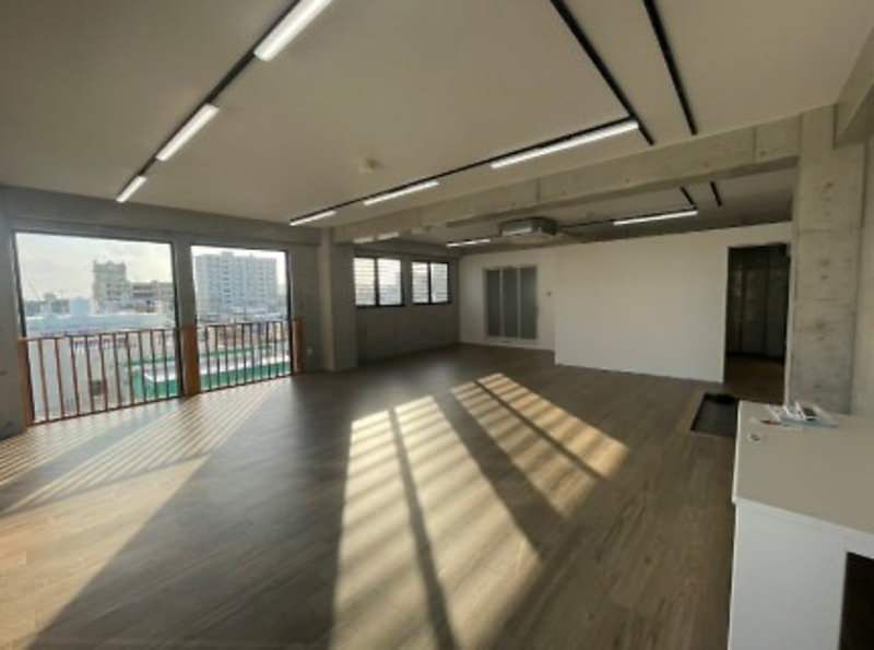 Stylish Shop for Rent in Awase, Okinawa City - 87.94 sqm - Thumbnail 4