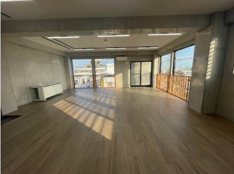 Stylish Shop for Rent in Awase, Okinawa City - 87.94 sqm - Thumbnail 2