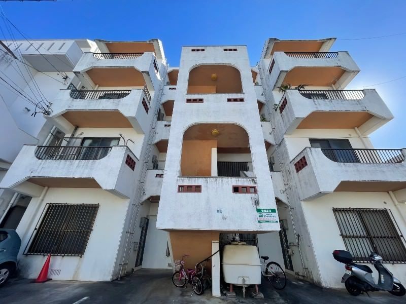 3DK Apartment for Rent in Itoman, Okinawa with South Balcony - Thumbnail 4