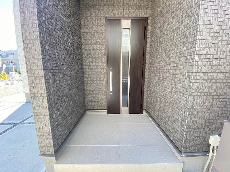 New 3LDK House in Uruma, Okinawa with Walk-in Closet - Thumbnail 3