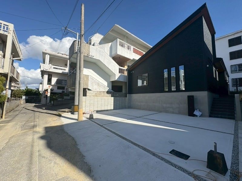 New 4LDK House in Ginowan, Okinawa with 3 Car Spaces - Thumbnail 2