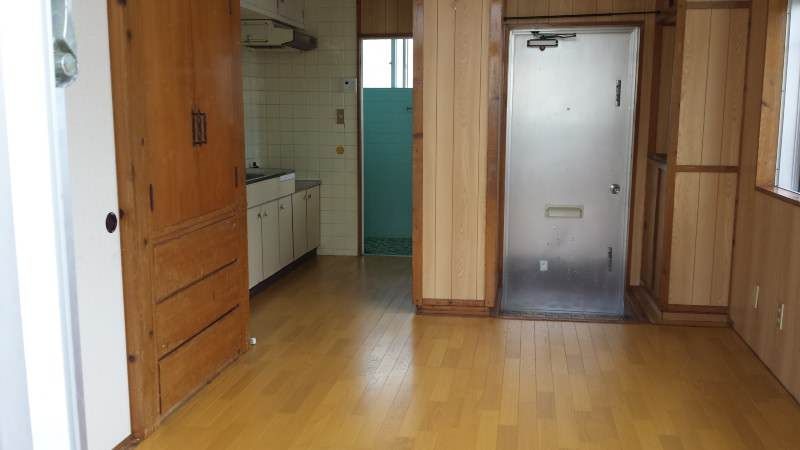 1K Apartment for Rent in Oyama, Ginowan, Okinawa - 36,500 Yen - Thumbnail 3