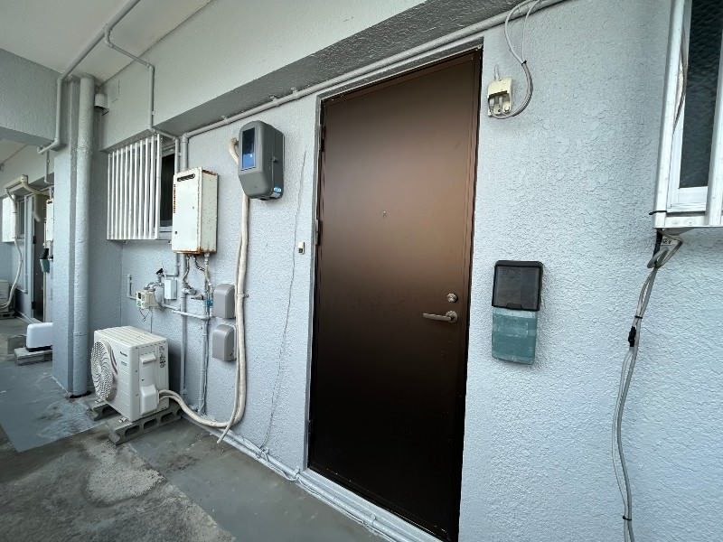 2DK Apartment for Rent in Chatan, Okinawa - Thumbnail 2