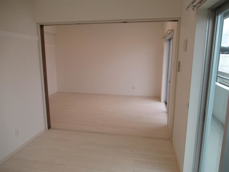 Ocean View 2LDK Apartment for Rent in Kin, Okinawa - Thumbnail 4