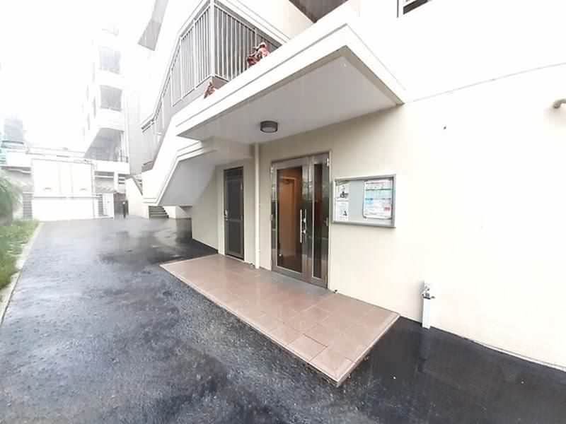 Castle Eight 2LDK Apartment for Rent in Nishihara, Okinawa - Thumbnail 3