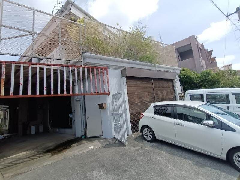 3LDK House with Rental Income in Ginowan, Okinawa - Thumbnail 2
