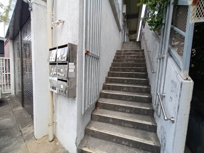 3LDK House with Rental Income in Ginowan, Okinawa - Thumbnail 3