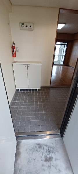 1R Apartment in Nakagusuku, Okinawa – 16.2 sqm, Free Internet, Near University - Thumbnail 2