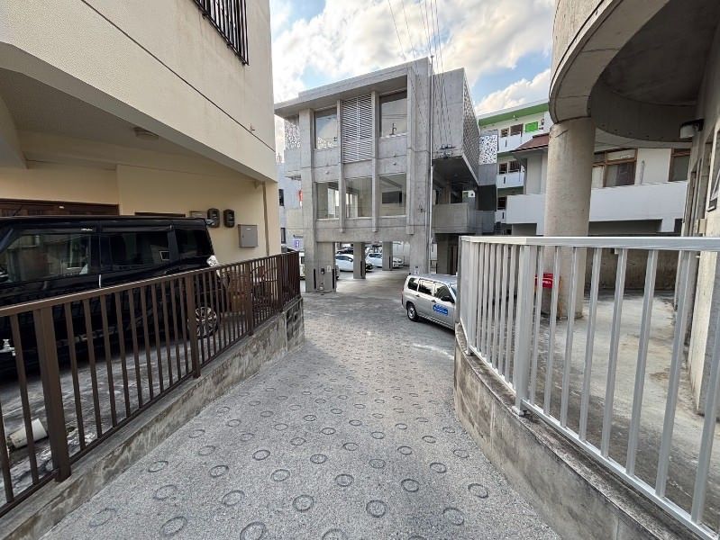 Office for Rent in Urasoe, Okinawa - Near Furujima Station - Thumbnail 3