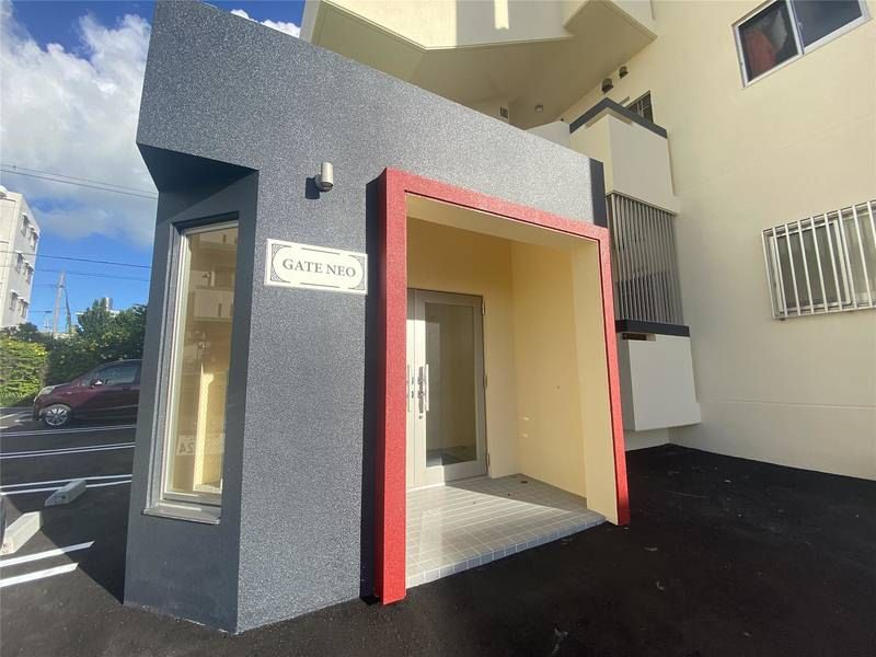 Modern 2LDK Apartment for Rent in Uruma City, Okinawa - Thumbnail 3