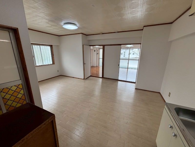 2LDK Apartment for Rent in Oyama, Ginowan City, Okinawa - Thumbnail 4