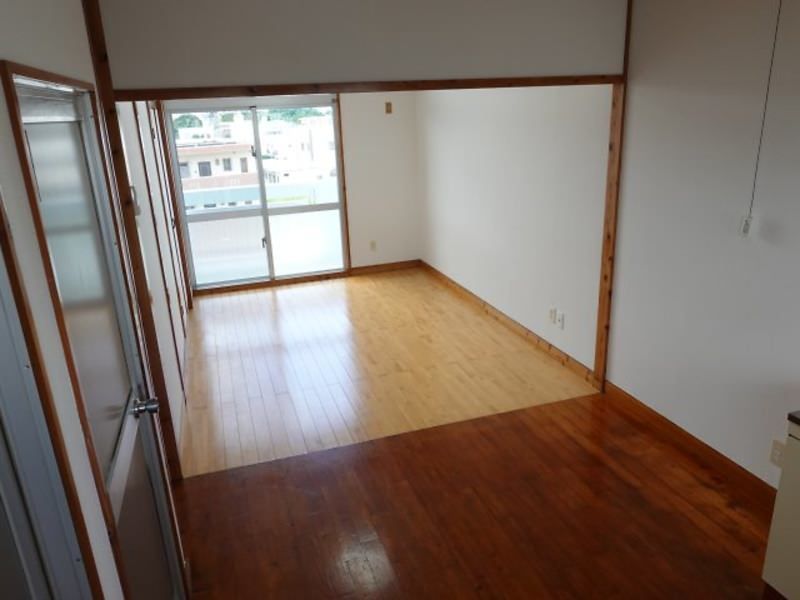 2LDK Apartment for Rent in Ginowan, Okinawa - 56 sqm - Thumbnail 4