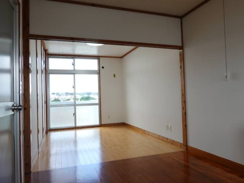 2LDK Apartment for Rent in Ginowan, Okinawa - 56 sqm - Thumbnail 3
