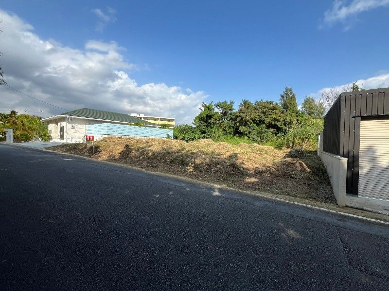 Okinawa Land for Sale: 71.4 Tsubo Plot 3 Min Walk to Sokei Beach - Image 1