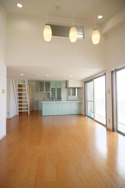 1LDK Resort-Style Apartment for Rent in Toyosaki, Tomigusuku - Thumbnail 2