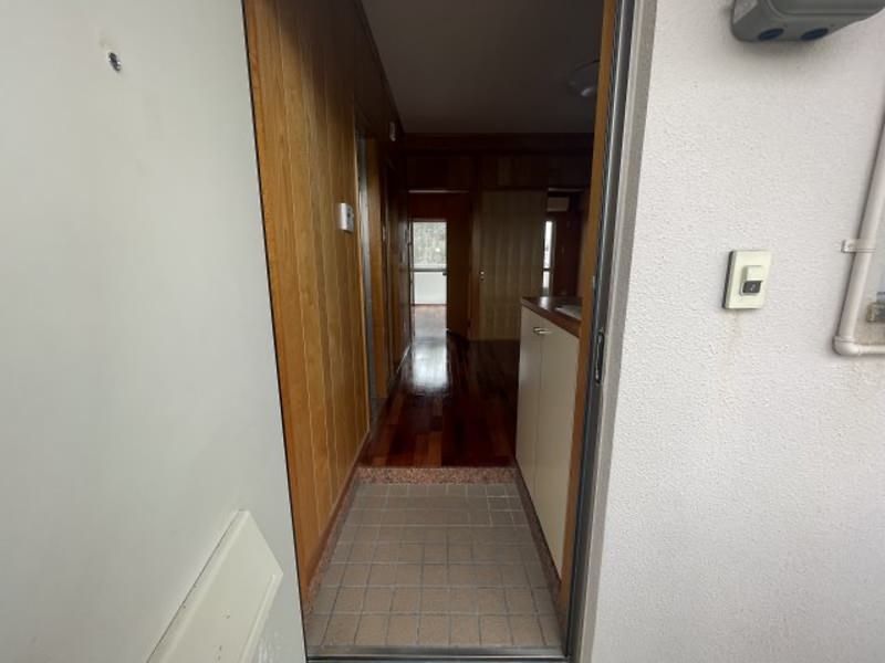Maison Hide 2DK Apartment for Rent in Ginowan, Okinawa - Thumbnail 3