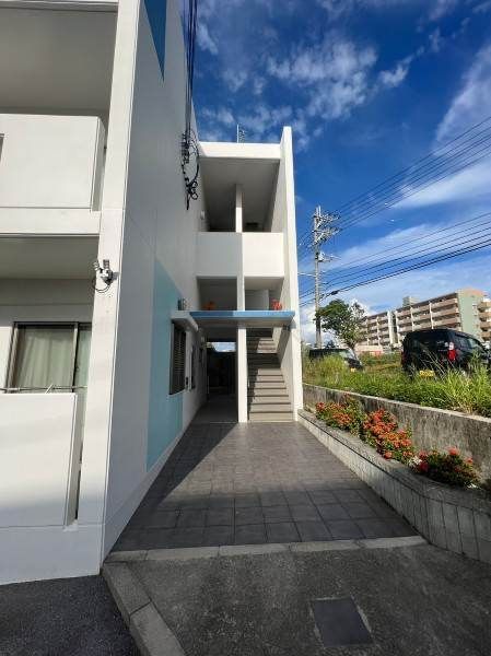 Modern 1K Apartment for Rent in Nishihara Town, Okinawa - Thumbnail 2