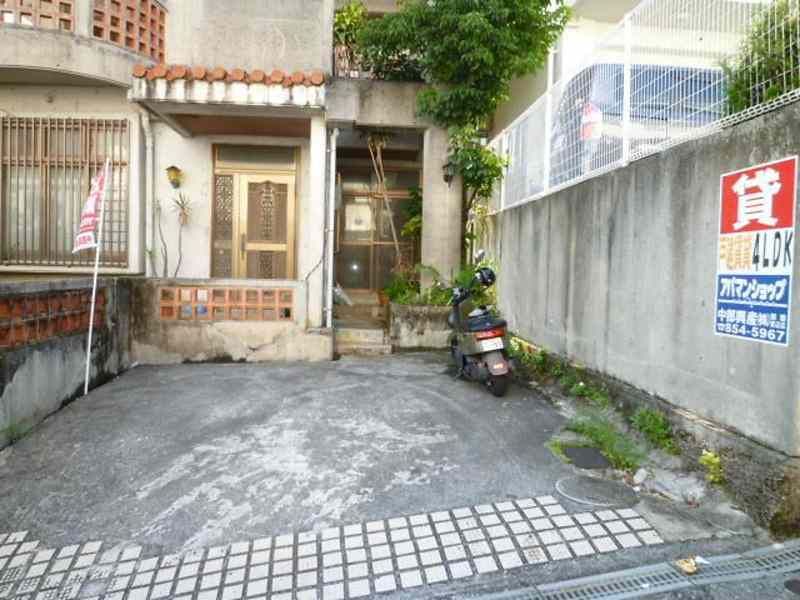 4LDK Detached House for Rent in Furubaru, Naha, Okinawa - Thumbnail 4