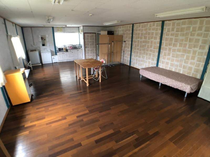 Awase Okinawa City Commercial Office Space for Rent - Pet Friendly - Thumbnail 4