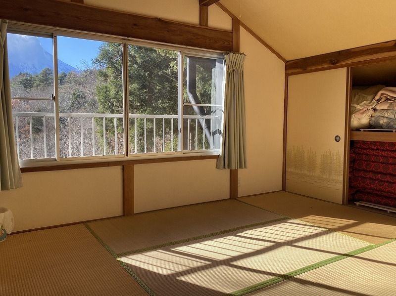 Lisu Village Villa with Mount Fuji Views in Yamanakako - Thumbnail 4