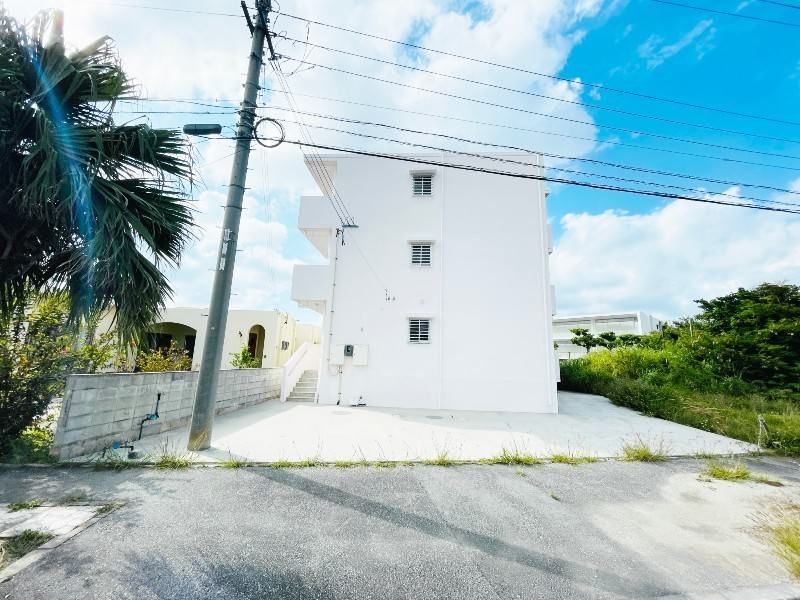 Rent 2LDK Apartment in Nago, Okinawa with Free Internet & Pet OK - Thumbnail 3