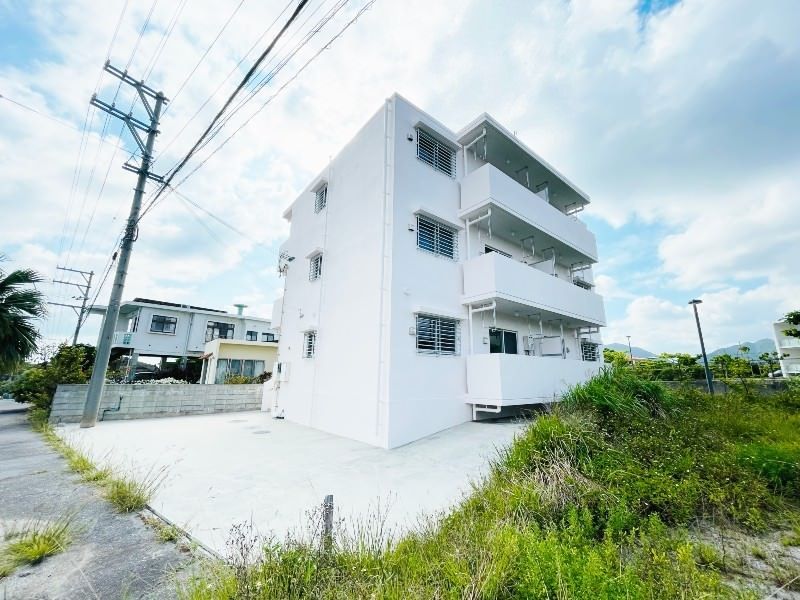Rent 2LDK Apartment in Nago, Okinawa with Free Internet & Pet OK - Thumbnail 2