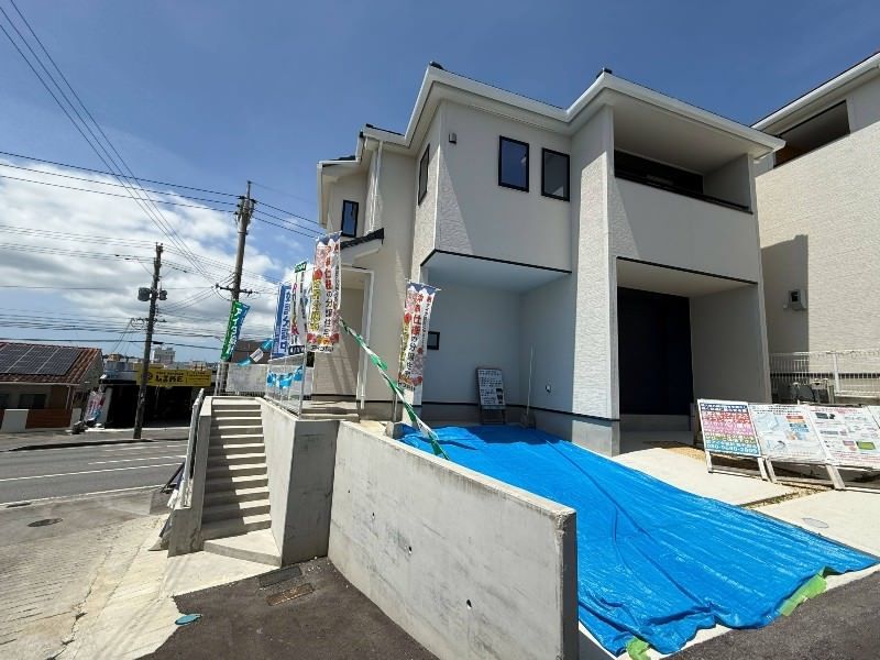 New 4LDK Wooden House in Uruma City Okinawa - Thumbnail 2