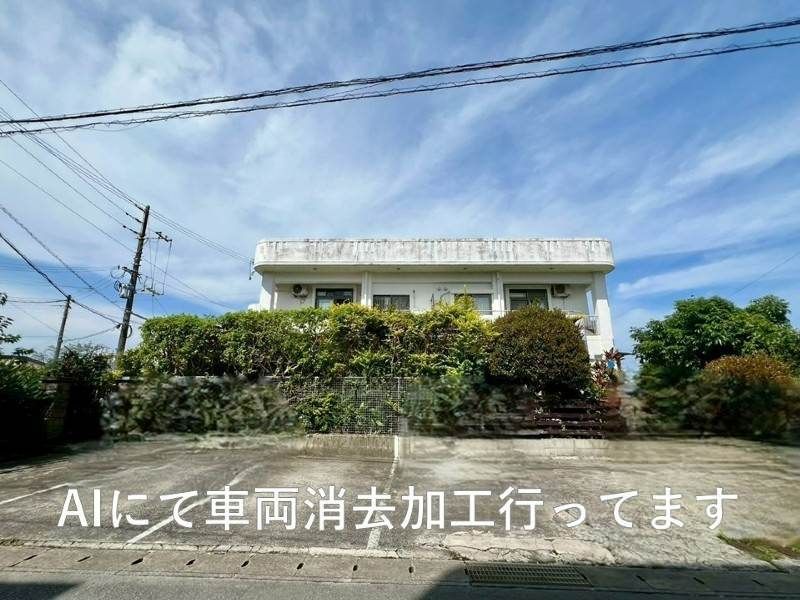 Okinawa City House with Rental Income, 3LDK + 2 Units, 7 Parking - Thumbnail 4