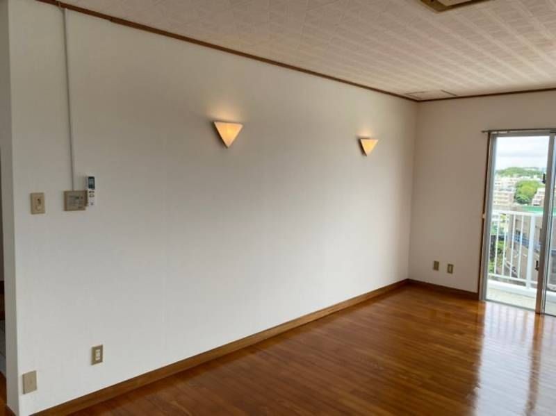 Pet-Friendly 2LDK Apartment in Tomigusuku, Okinawa - Thumbnail 4