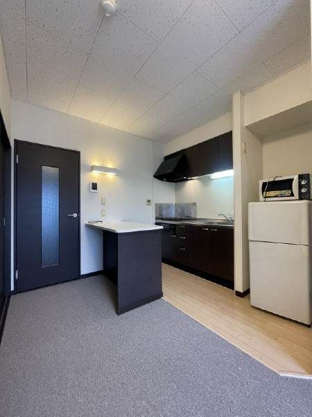 Leonext Happiness 1K Apartment for Rent in Uruma, Okinawa - Thumbnail 3