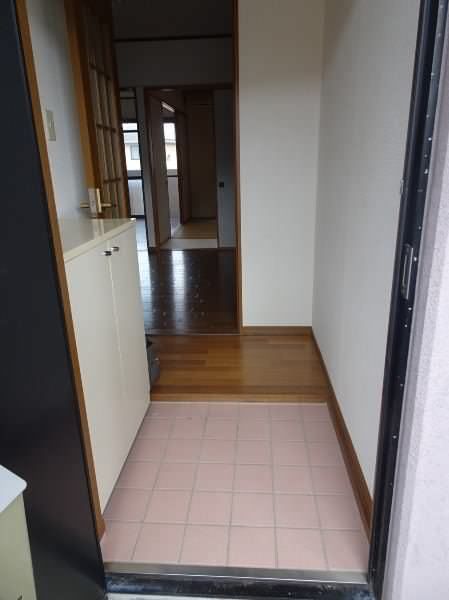 2LDK Apartment for Rent in Nishihara Town, Okinawa - Thumbnail 3