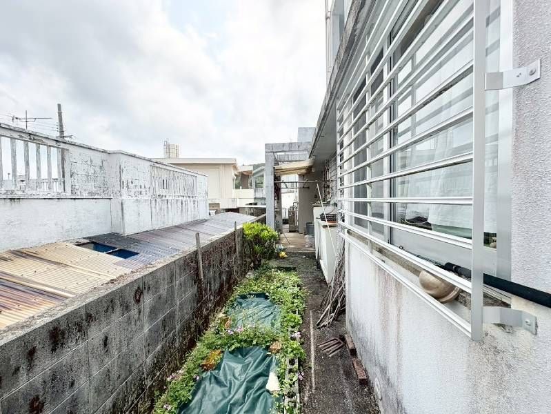 4LDK House for Rent with Garden in Yonabaru, Okinawa - Thumbnail 4