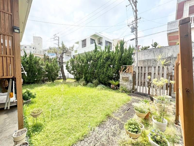 4LDK House for Rent with Garden in Yonabaru, Okinawa - Thumbnail 2