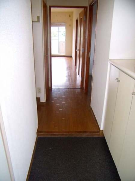 3LDK Apartment for Rent in Shuri, Naha with Free WiFi - Thumbnail 2